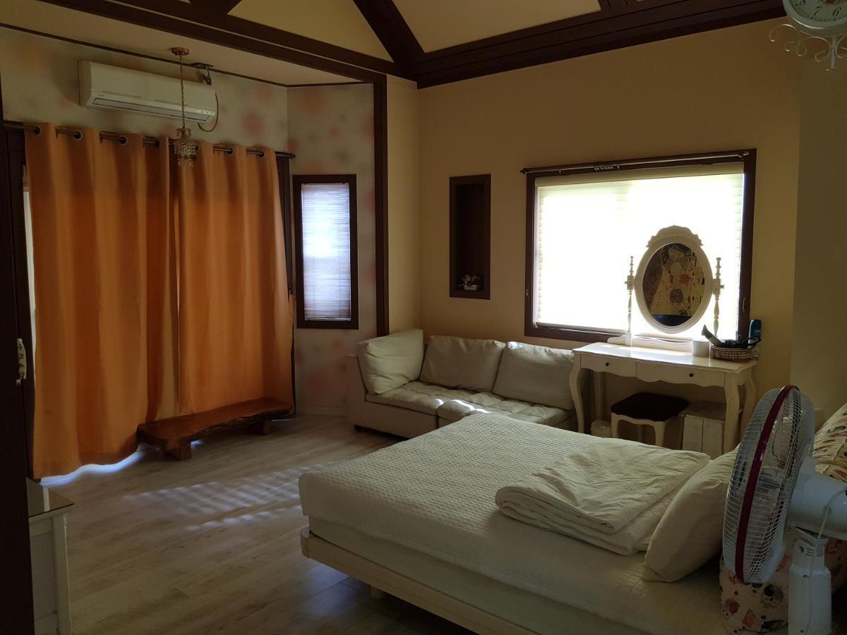 Rainbow Hill Pension นัมแฮ ภายนอก รูปภาพ